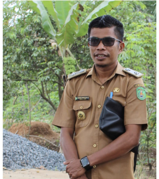 Kepala Desa Tepian Indah Soroti Jalan Poros Rusak Parah: Sudah Dua Hari Hubungi PU, Tak Ada Balasan